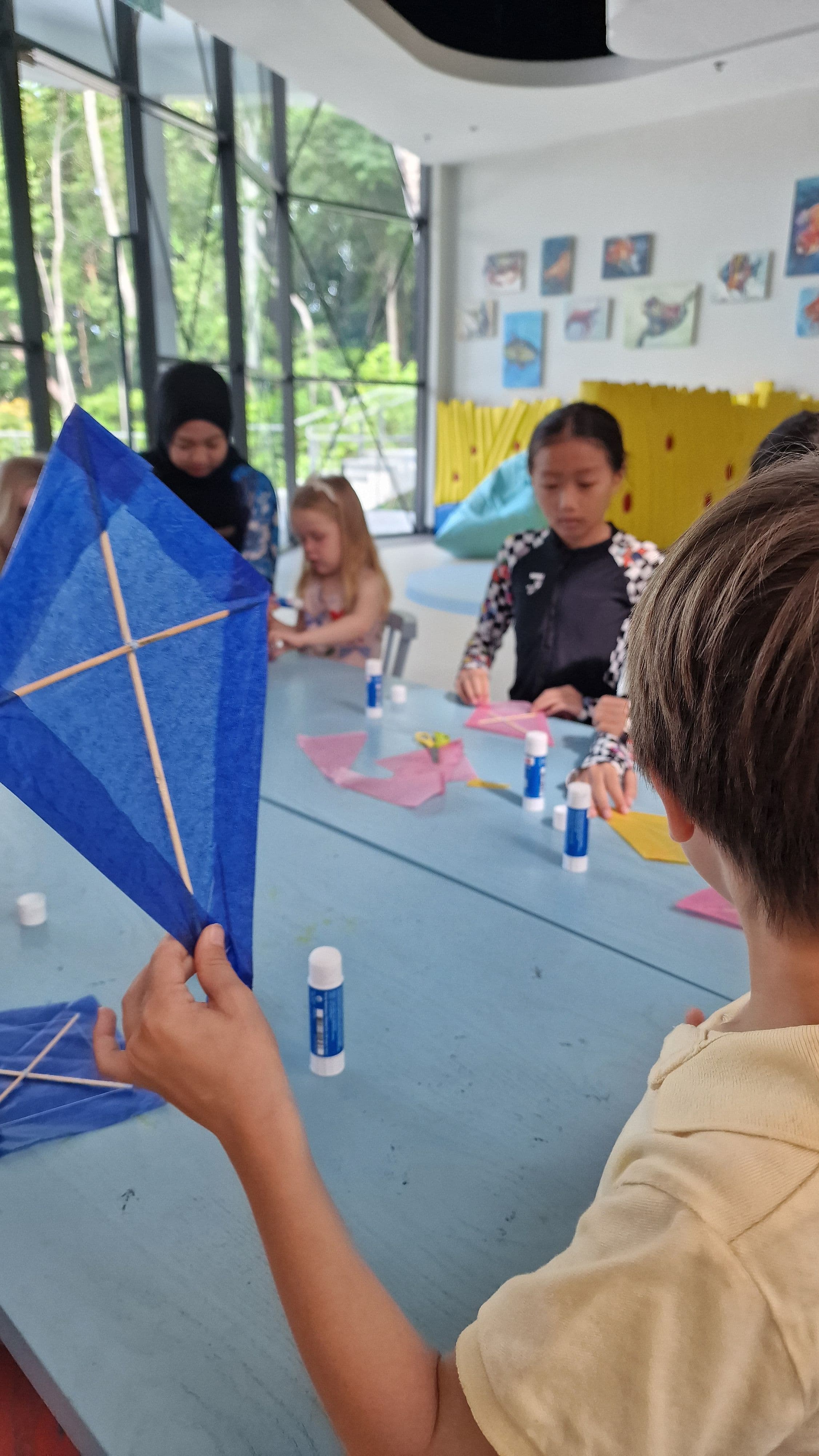 kids club kite making